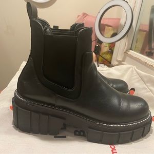Platform boots